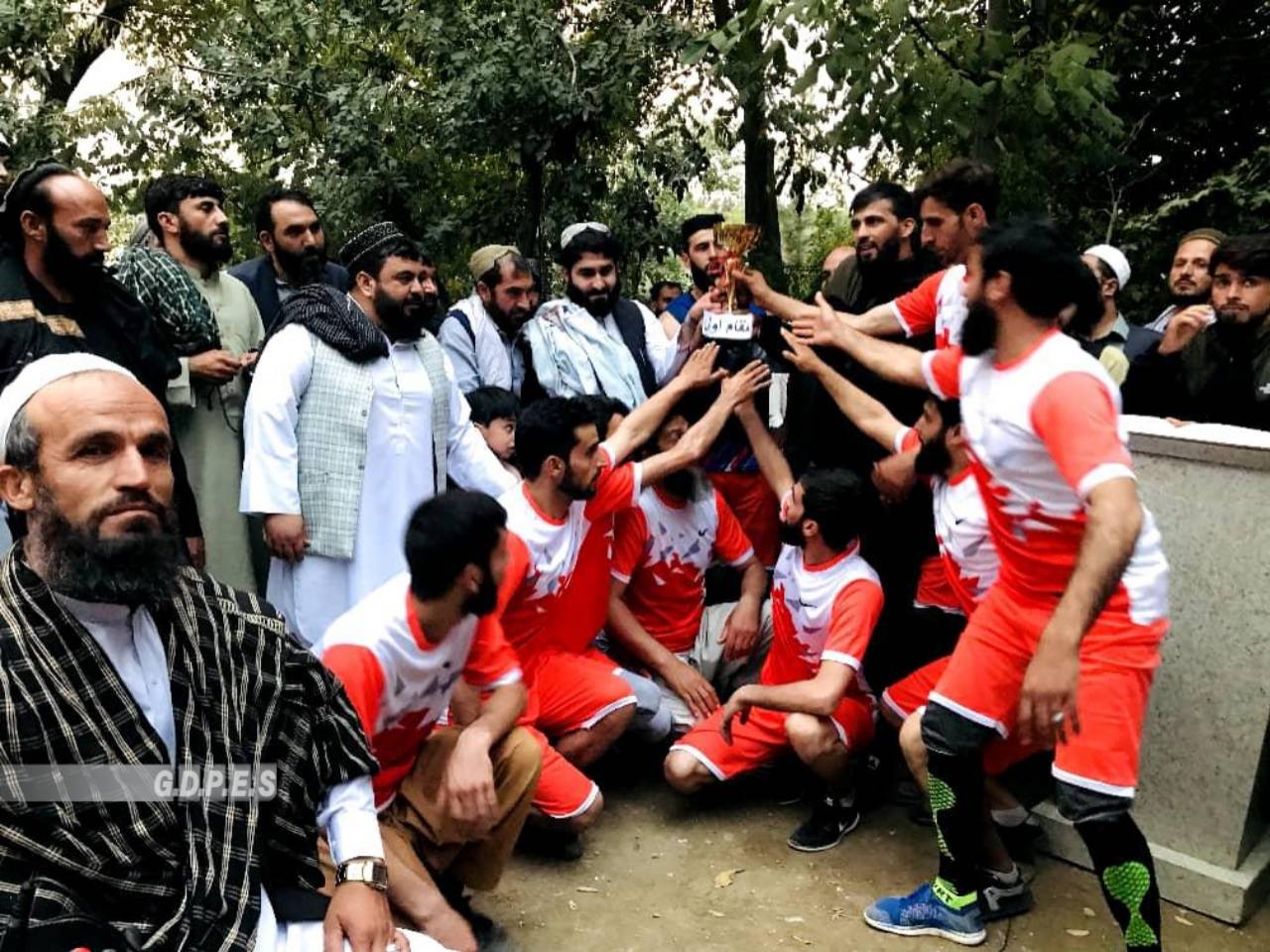 کابل؛ استالف ولسوالۍ کې د ۱۲ لوبډلو ترمنځ د والیبال سیالۍ پای ته ورسېدې