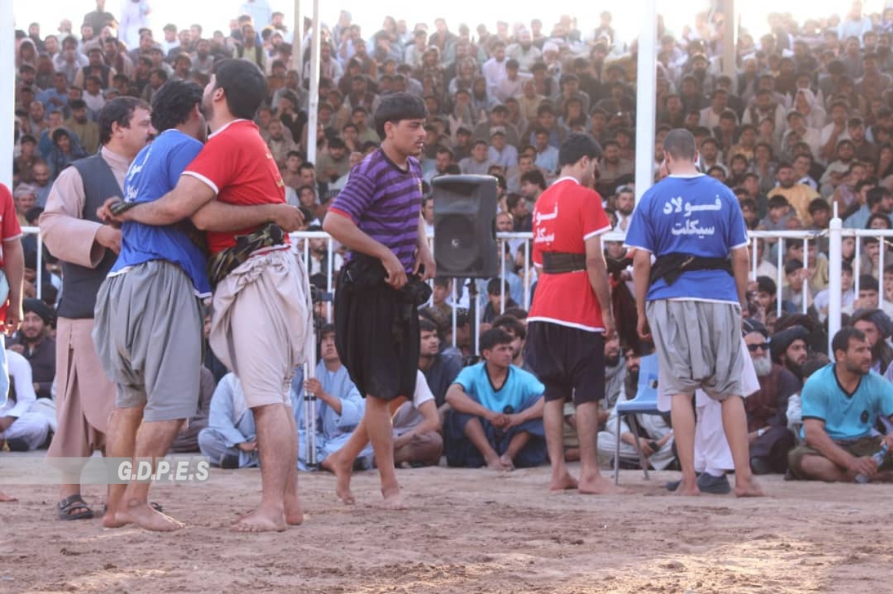 هرات؛ مسابقات پهلوانی با اشتراک ۱۰۰ وررشکار در مرکز برگزار گردید