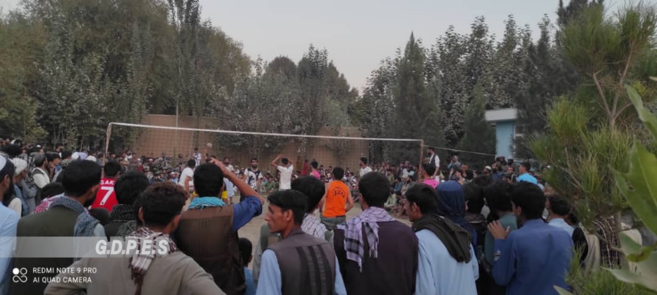 کندز؛ کلباد ولسوالۍ کې د ۱۴ لوبډلو ترمنځ د والیبال سیالۍ پای ته ورسېدې