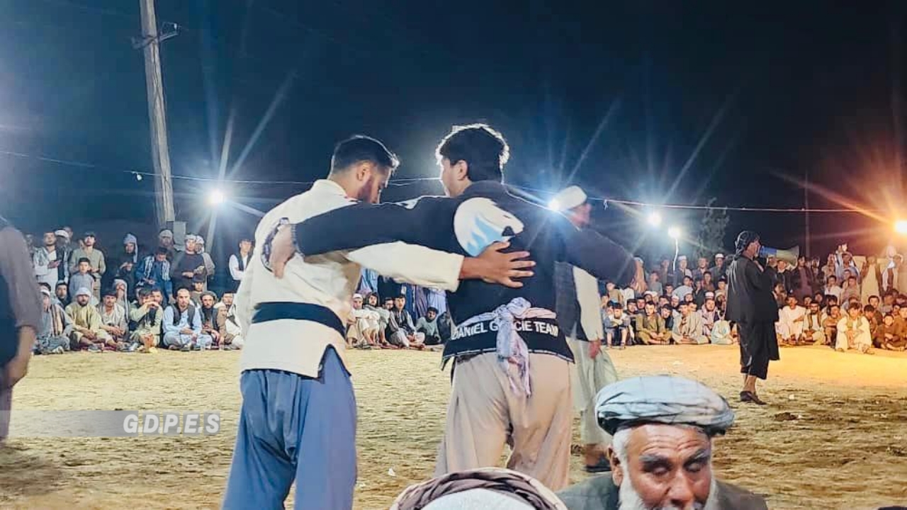 جوزجان؛ مسابقات پهلوانی کورش با اشتراک ۸۰ ورزشکار در شهر شبرغان برگزاری گردید