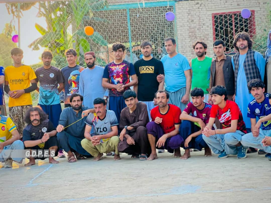 خوست؛ اسماعيل خېلو مندوزيو ولسوالۍ کې د اتو لوبډلو ترمنځ د واليبال سيالۍ پای ته ورسېدې