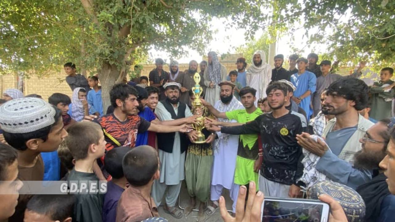 لغمان کې د ۱۶ لوبډلو ترمنځ د واليبال سيالۍ پای ته ورسېدې