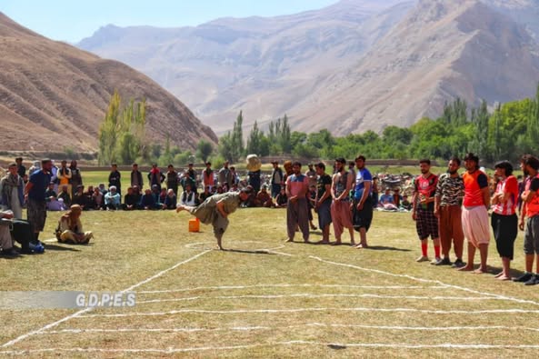 غور؛ مسابقات پرتاب سنگ با اشتراک ۴۰ ورزشکار در ولسوالی شهرک برگزار گردید