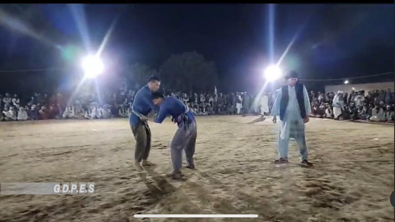 بلخ؛ دولت آباد ولسوالۍ کې د ۷۰ پهلوانانو ترمنځ د کورش سیالۍ وشوې 