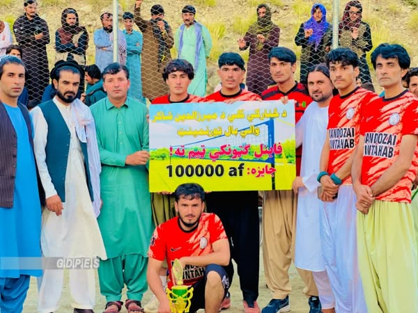 پکتیا؛ څمکنیو ولسوالۍ کې د نهو ولایتونو ترمنځ د والیبال سیالۍ پای ته ورسېدې