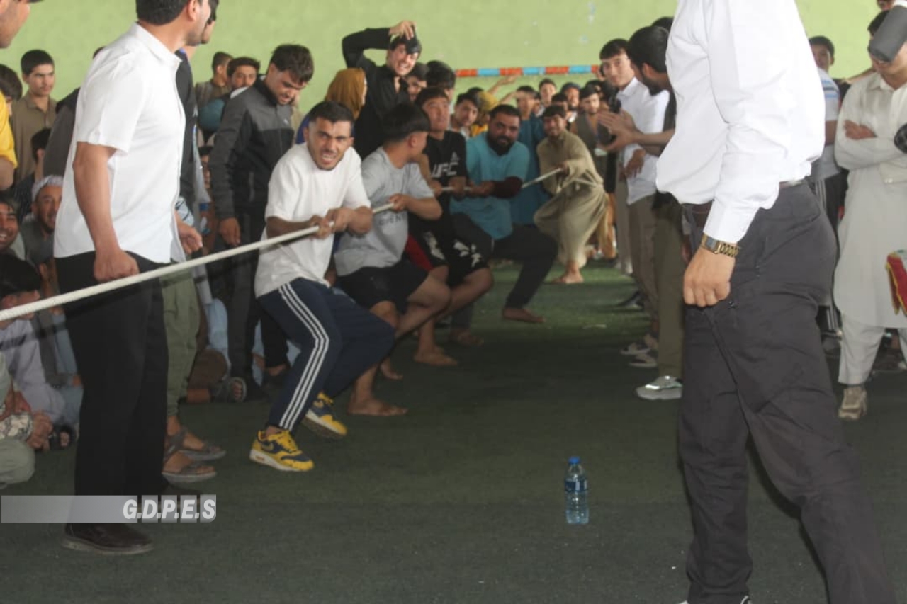 بلخ؛ مسابقات ریسمان کشی با اشتراک چهار تیم در شهر مزارشریف برگزار گردید