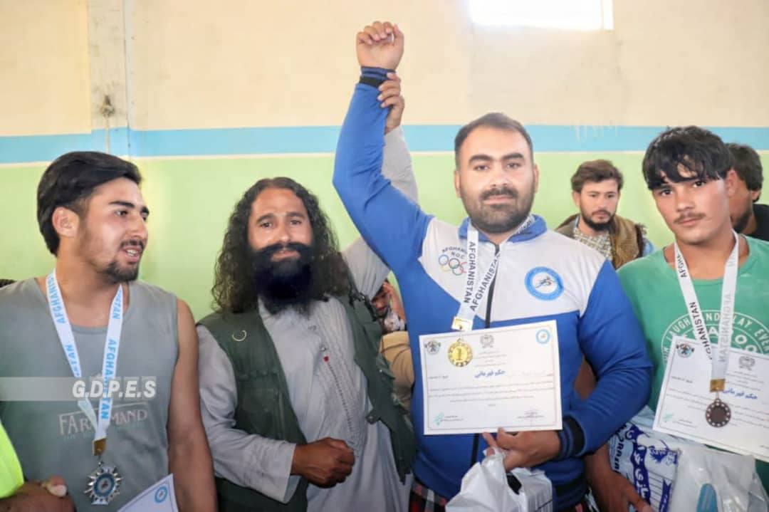 غور؛ مسابقات پاورلیفتینگ با اشتراک ۲۰ ورزشکار معلولین در شهر فیروزکوه برگزار گردید