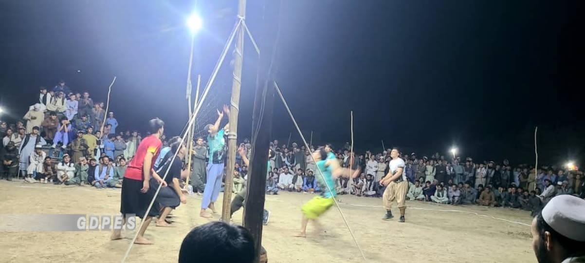 کندز؛ قلعه ذال ولسوالۍ کې د شپږو لوبډلو ترمنځ د والیبال سیالۍ ترسره شوې