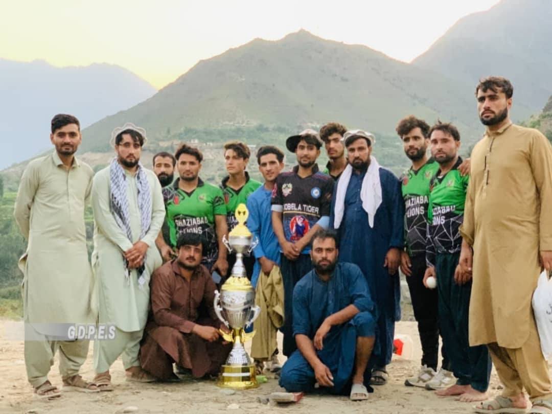 کونړ؛ غازي ولسوالۍ د ١٨ لوبډلو ترمنځ د ټېپ بال کرېکټ سیالۍ پای ته ورسېدې