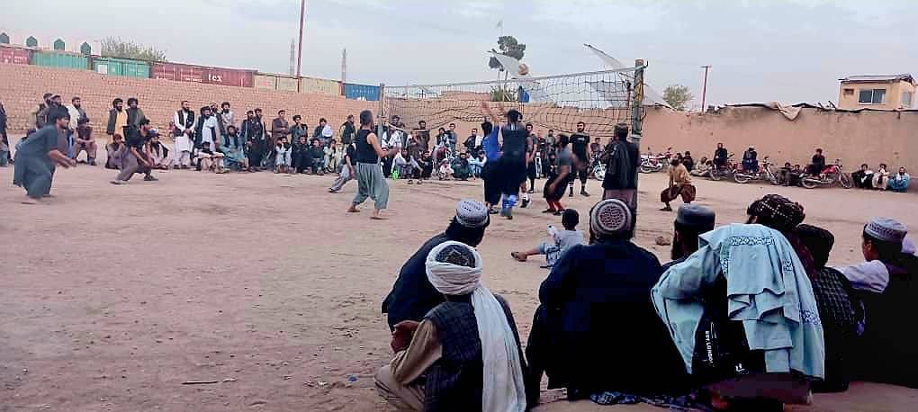 ارزګان؛ مرکز ترینکوټ ښار کې د ۱۱ لوبډلو ترمنځ د واليبال سيالۍ پيل شوې