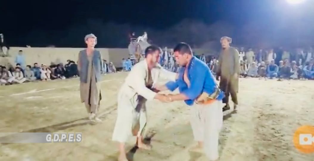 جوزجان؛ اقچه ولسوالۍ کې د ۶۰ ورزشکارانو ترمنځ د سیمه ییزې غېږنیونې سیالۍ وشوې