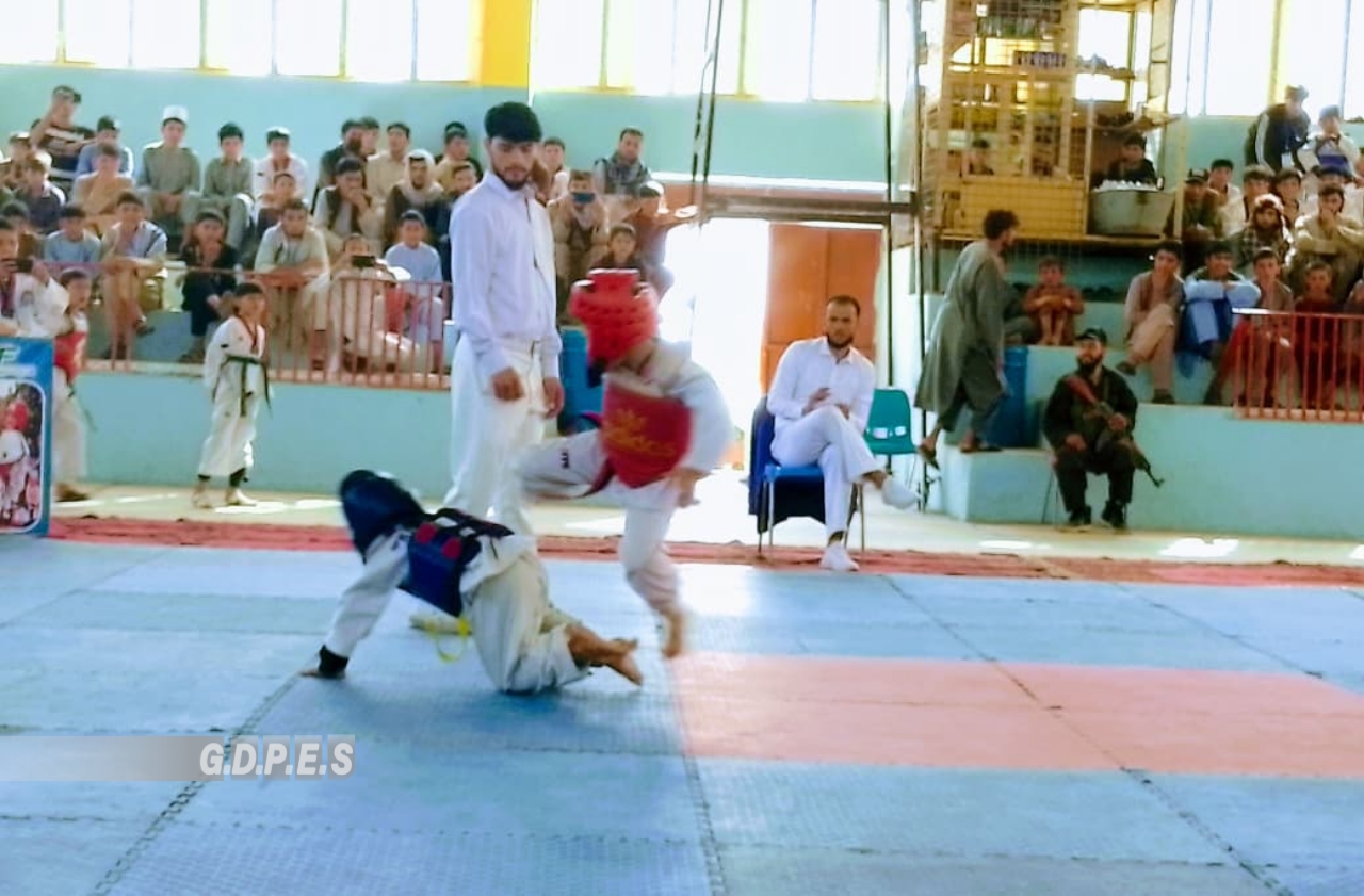 پروان؛ رقابت های تکواندو با اشتراک ۱۰۰ تن در شهر چاریکار برگزار شد