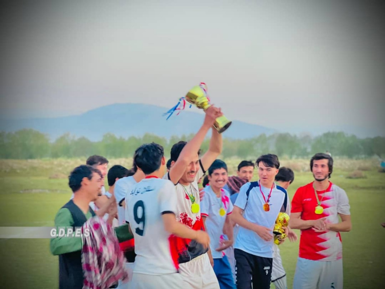 کندز؛ علي اباد ولسوالۍ کې د ۱۵ لوبډلو ترمنځ د فوټبال سیالۍ پای ته ورسېدې