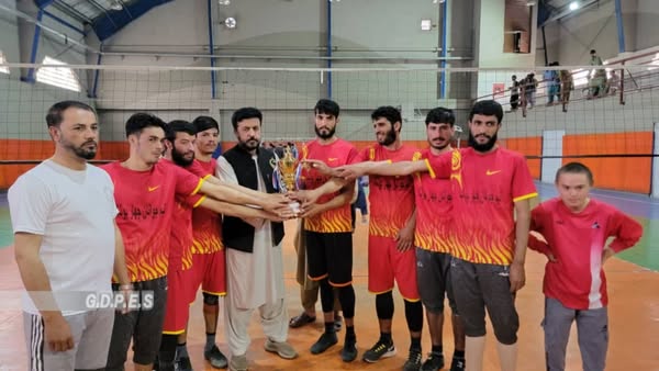 بلخ ؛ مرکز مزار شريف ښار کې د ۱۶ لوبډلو ترمنځ د واليبال ټاکنيزې سیالۍ پای ته ورسېدې