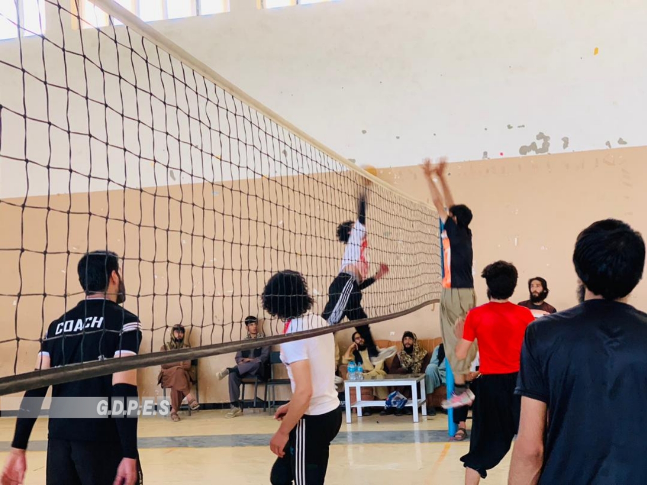 میدان وردګ؛ مرکز میدان ښار کې د شپږو لوبډلو ترمنځ د والیبال سیالۍ ترسره شوې