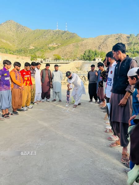 کنر؛ رقابتهای کرکت تیپ بال میان ۱۵ تیم در ولسوالی اسمار آغاز شد