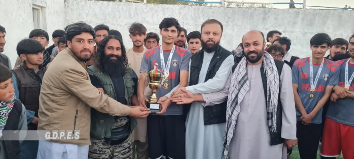 غور؛ رقابت های فوتبال با اشتراک ۱۴ تیم در شهر فیروزکوه پایان یافت