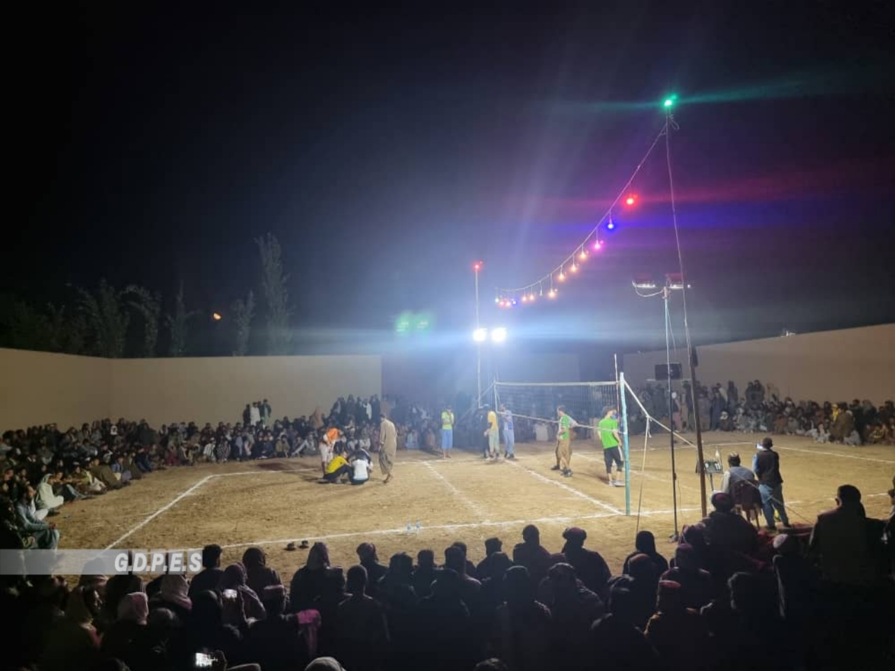 بلخ؛ چمتال ولسوالۍ کې د لسو لوبډلو ترمنځ د واليبال سيالۍ وشوې