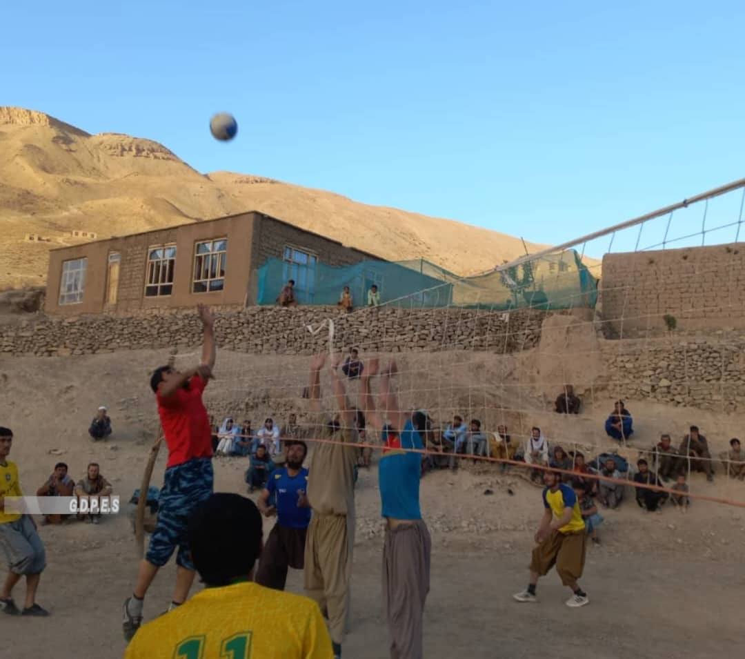 غور؛ رقابت های والیبال با اشتراک هشت تیم در ولسوالی مرغاب آغاز شد