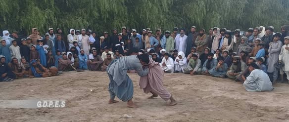 زابل کې د ۵۰ پهلوانانو ترمنځ د سیمهییزې غېږ نیونې سیالۍ ترسره شوې