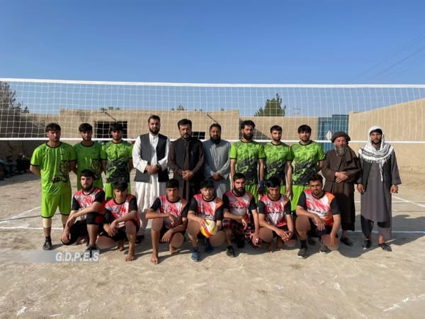 بلخ ؛ بلخ ولسوالۍ کې د ۱۲ لوبډلو ترمنځ د واليبال ټاکنيزې سیالۍ پيل شوې