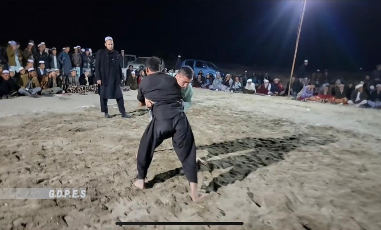 بلخ؛ شورتپه ولسوالۍ کې د ۵۰ کورشکارانو ترمنځ د کورش سیالۍ وشوې