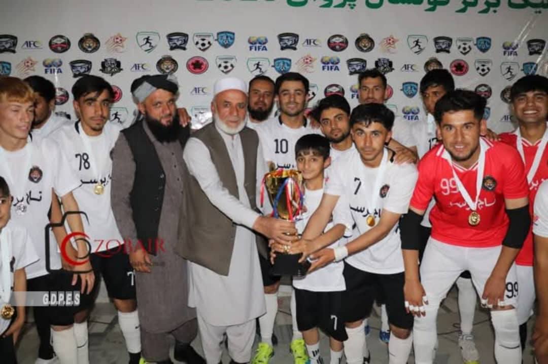 پروان؛ مرکز چاریکار ښار کې د ۱۰ لوبډلو ترمنځ د فوټسال غوره لیګ سیالۍ پای ته ورسېدې