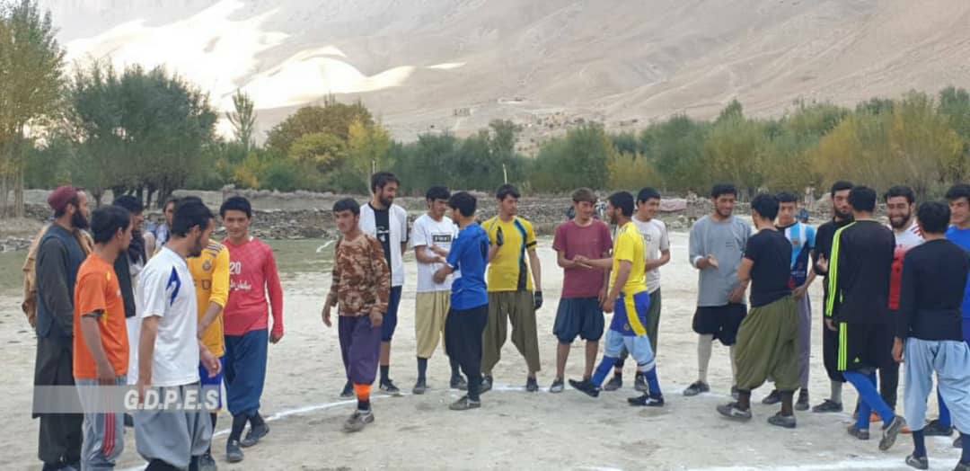 غور؛ رقابت های فوتبال با اشتراک هشت تیم در ولسوالی مرغاب آغاز شد