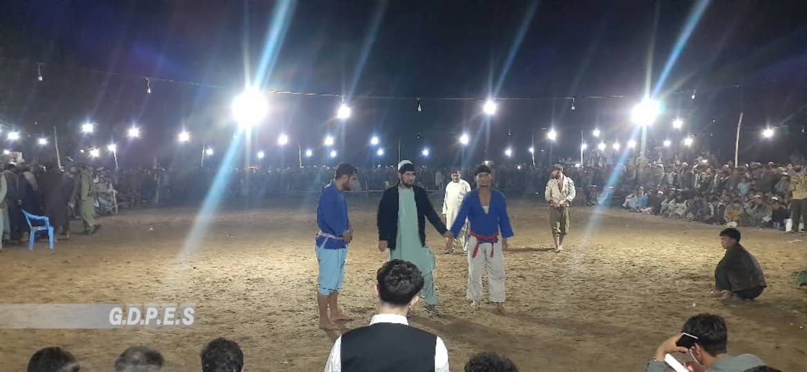 کندز؛ امام صاحب ولسوالۍ کې د ۷۰ کورشکارانو ترمنځ د کورش سیالۍ وشوې