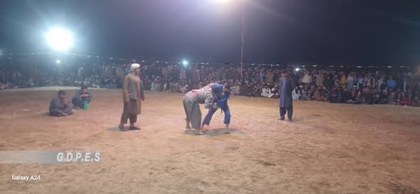 بلخ؛ مسابقات پهلوانی کورش با اشتراک ۹۰ ورزشکار در ولسوالی شورتپه برگزار شد