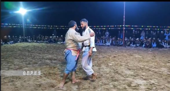 بلخ؛ مسابقات محلی کورش میان ۷۰ ورزشکار در شهرک حيرتان برگزار شد