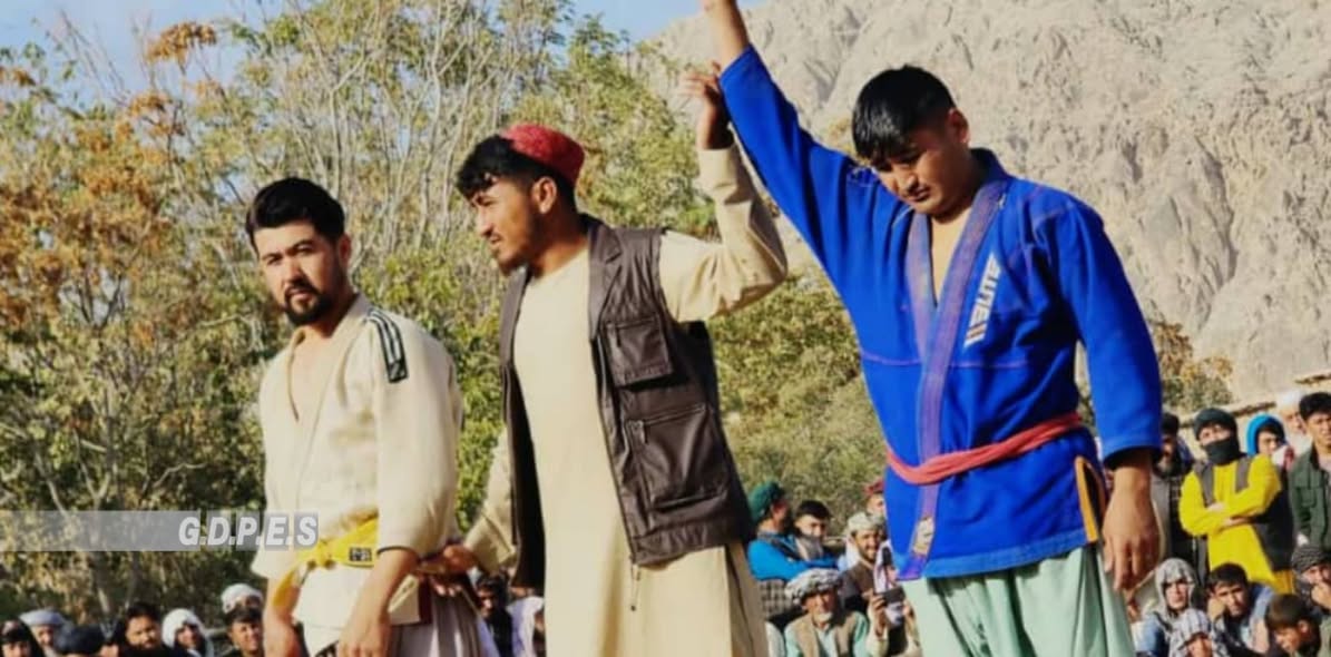رقابتهای پهلوان محلی کورش با اشتراک ۱۰۰ تن از سوی نمایندگی فدراسیون کورش در همکاری با ریاست تربیت بدنی و ورزش ولایت بلخ ، در ولسوالی کشنده برگزار شد. در فرجام این مسابقات از میان ورزشکاران اشتراک کننده ۱۰ تن  آنها به نتیجه مساوی دست یافتند و ۴۰ تن دیگر آنها با شکست دادن حریفان خود قهرمانی  را از آن خود کردند. این رقابت ها به هدف رشد و توسعه ورزش های محلی و عنعنوی میان ورزشکاران ، به مدت یک روز برگزار شد.