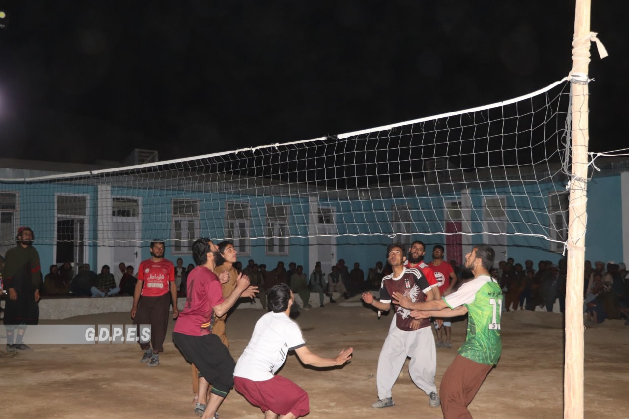سرپل؛ مسابقات والیبال با اشتراک شش تیم در ولسوالی ال.جه.اد اد د برگزار گردید