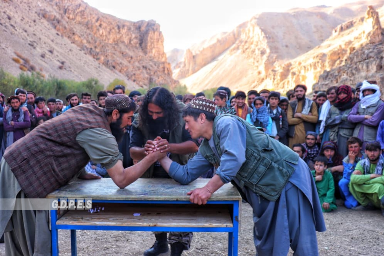 غور؛ مسابقات دست کشتی با اشتراک ۲۴ ورزشکار در ولسوالی مرغاب برگزار گردید