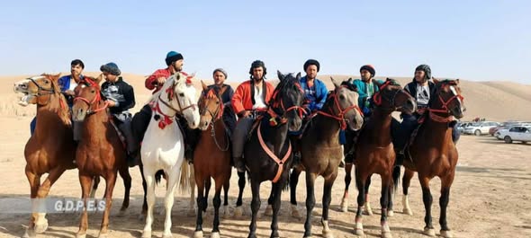 سرپل ؛ رقابت‌های بزکشی با اشتراک ۵۰ چاپنداز در مرکز ولایت سرپل برگزار شد