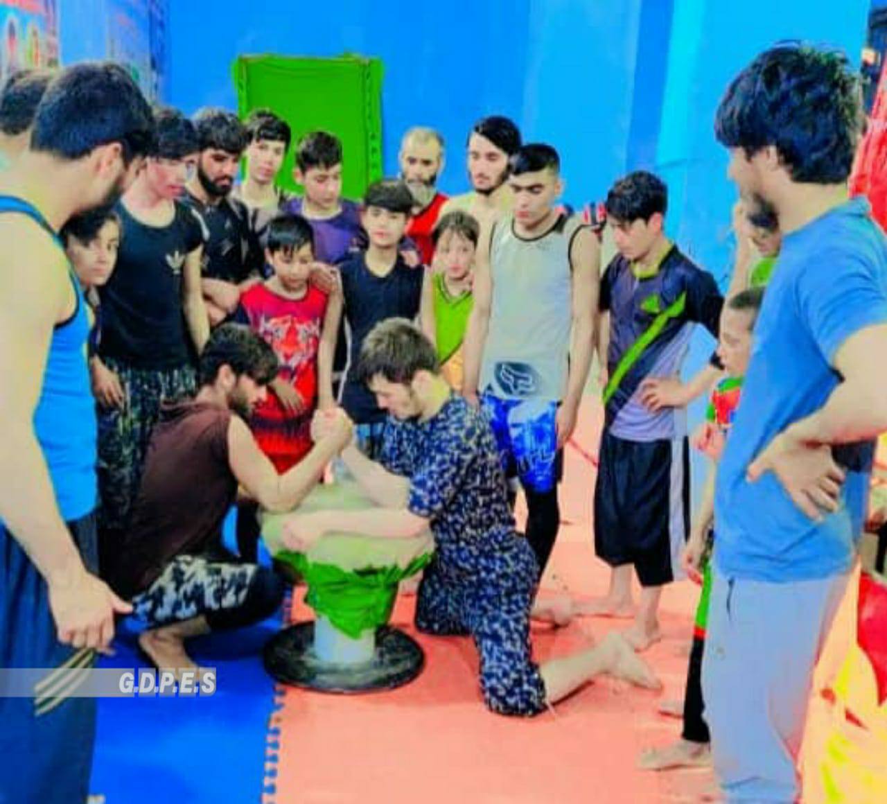 زابل؛ شاجوی ولسوالۍ کې د ۳۵ ورزشکارانو ترمنځ د لاس چپه کولو سیالۍ ترسره شوې