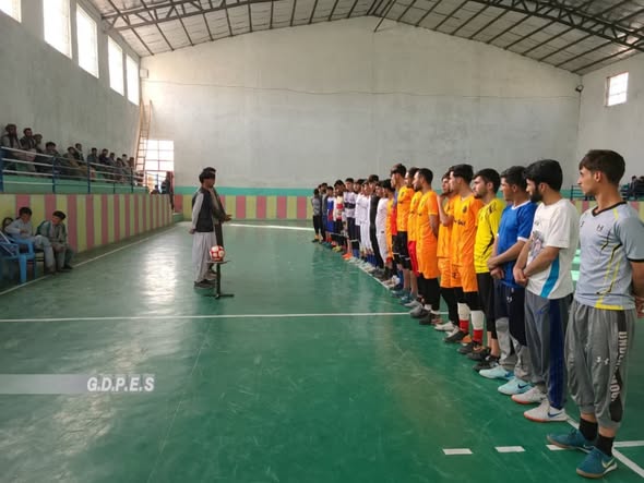 غور؛ رقابت های فوتسال با اشتراک ۱۰ تیم در شهر فیروز کوه آغاز شد