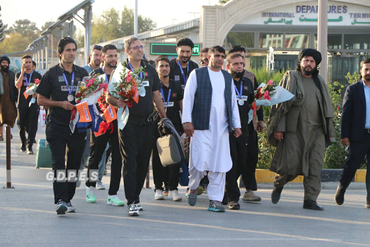 افغان واليبال ملي لوبډله د مرکزي اسيا واليبال سياليو کې له دويم مقام ګټلو وروسته هېواد ته راستنه شوه
