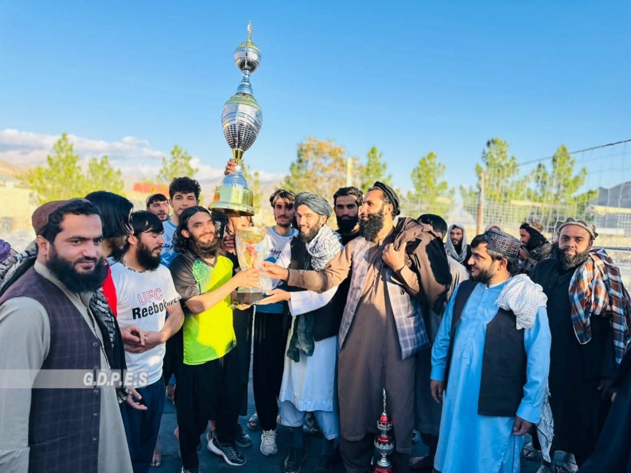 کاپیسا؛ رقابت های والیبال با اشتراک ۱۱ تیم در ولسوالی نجراب پایان یافت 