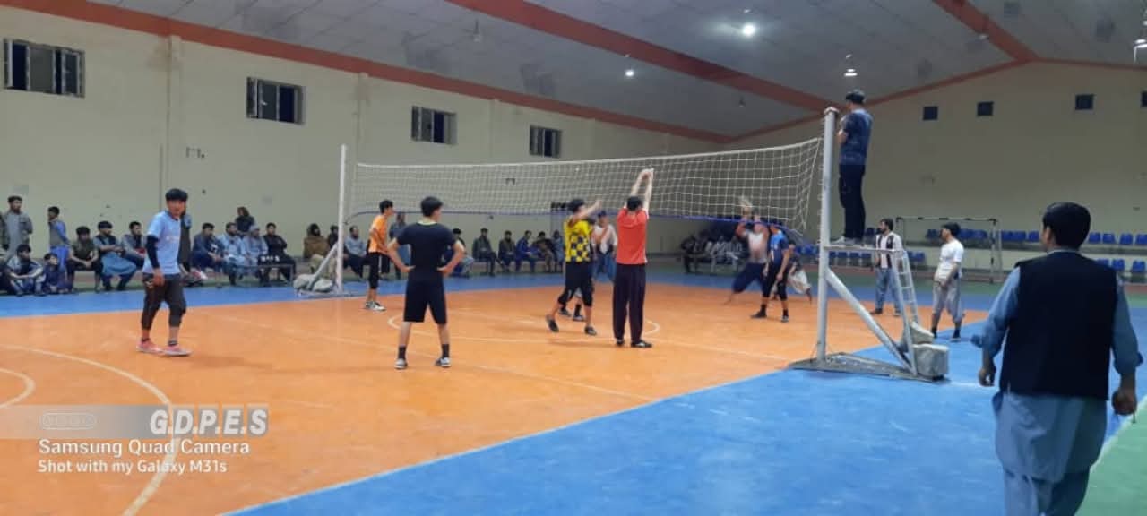 رقابت های والیبال با اشتراک شش تیم در سرپل برگزار شد 