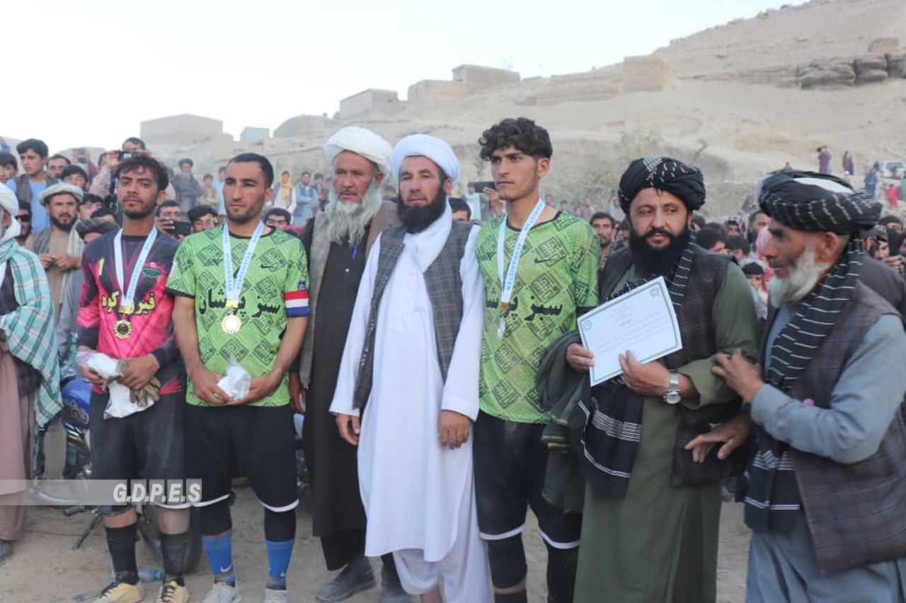 غور؛ رقابت های لیگ دسته یک فوتبال با اشتراک ۱۶ تیم در ولسوالی چهارسده پایان یافت