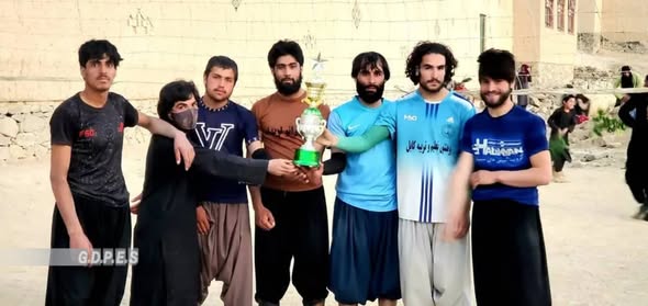 میدان وردګ؛ چک ولسوالۍ کې د شپږو لوبډلو ترمنځ د والیبال سیالۍ پای ته ورسېدې