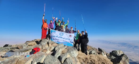 هرات؛ تیم عقابان قله هندوکش به قله‌ای آسمانی ولسوالی کروخ صعود نمود