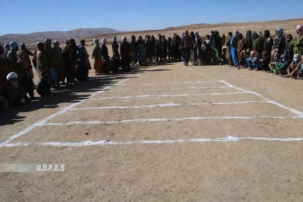 غور؛ رقابت های پرتاب سنگ با اشتراک ۳۰ تن در ولسوالی دولینه برگزار شد