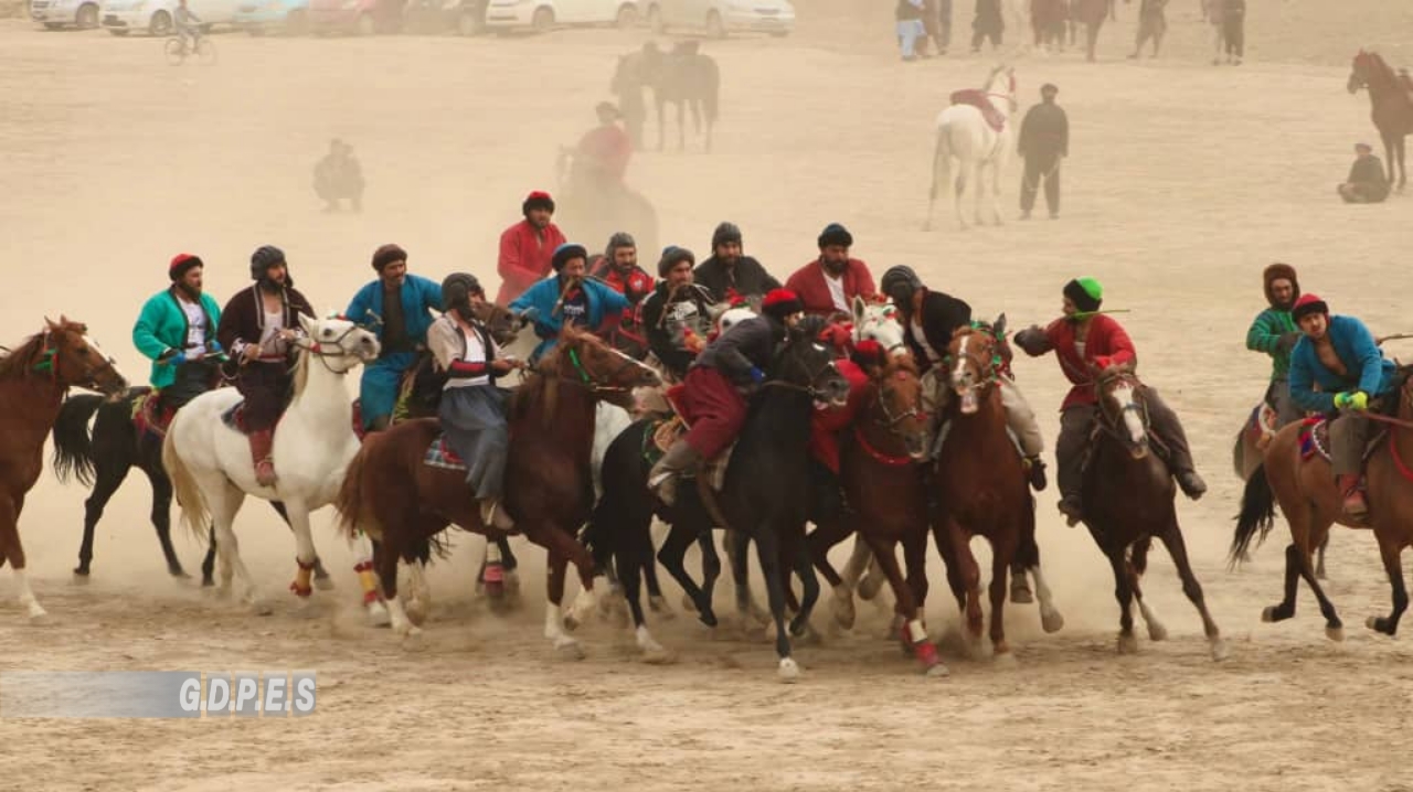 سرپل؛ رقابت های بزکشی با اشتراک ۵۰ چاپنداز در شهر این ولایت برگزارشد