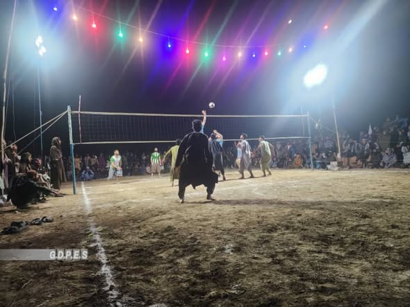 بلخ؛ چهاربولک ولسوالۍ کې د اتو لوبډلو ترمنځ د واليبال سیالۍ ترسره شوې