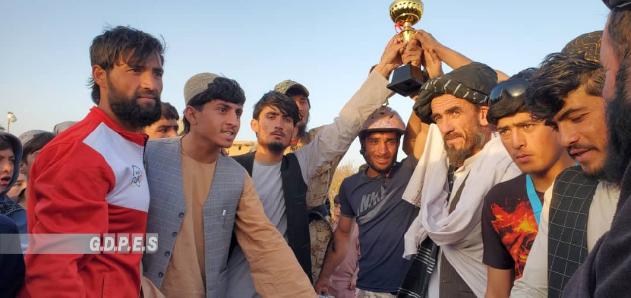 زابل؛ شاجوی ولسوالۍ کې د ۴۰ ورزشکارانو ترمنځ د بایسکل ځغلونې ټاکنیزې سیالۍ ترسره شوې