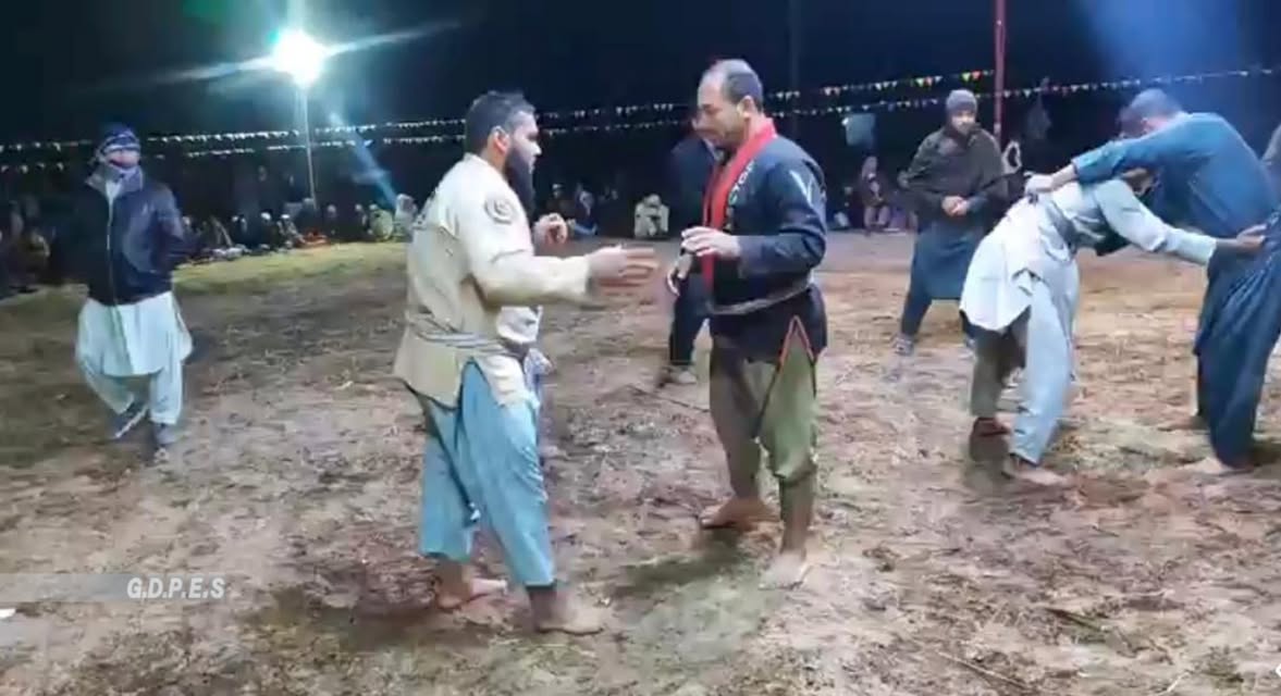 بلخ؛ مسابقات محلی کورش با اشتراک ۸۰ ورزشکار در ولسوالی کلدار برگزار شد