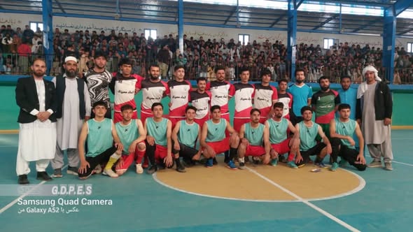 هرات؛ رقابت های فوتسال با اشتراک ۲۰ تیم در ولسوالی زنده‌جان پایان یافت