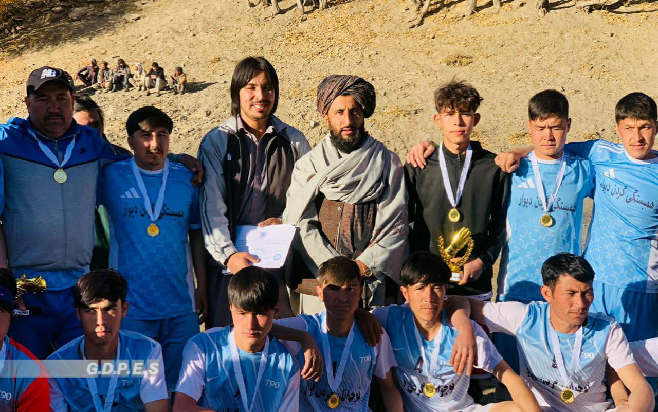 میدان وردګ؛ بهسودو حصه اول ولسوالۍ کې د ۱۲ لوبډلو ترمنځ د فوټسال سیالۍ پای ته ورسېدې
